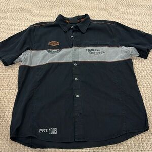 MINT HARLEY-DAVIDSON MENS BUTTON DOWN SHIRT SIZE XXL
PET/SMOKE FREE HOME